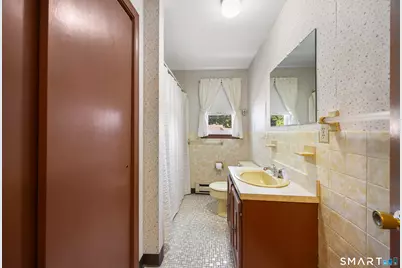 39 Munson Avenue, Waterbury, CT 06705 - Photo 9