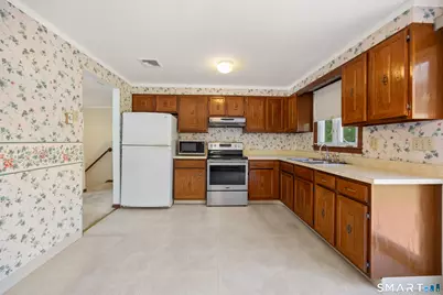 39 Munson Avenue, Waterbury, CT 06705 - Photo 3