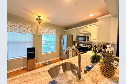 633 Danbury Road #18, Ridgefield, CT 06877 - Photo 3