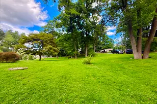 11 Joan Rd, Stamford, CT 06905 - Photo 3