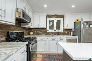17 Pequot Rd, Plainville, CT 06062 - Photo 9