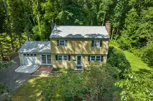 16 Overlook Dr, Waterford, CT 06385 - Photo 3