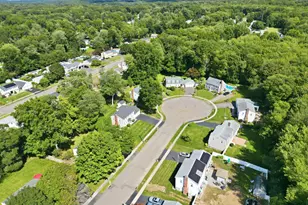 7 Pilgrim Cir, Enfield, CT 06082 - Photo 3
