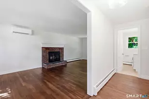 7 Pilgrim Cir, Enfield, CT 06082 - Photo 9
