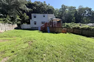50 W Hills Rd, New Haven, CT 06515 - Photo 9