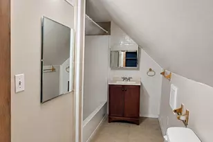23 Upson St, Bristol, CT 06010 - Photo 7
