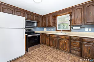 24 Mercer Ave, East Hartford, CT 06118 - Photo 9