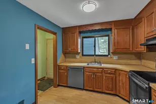 84 Wynwood Dr, Enfield, CT 06082 - Photo 3