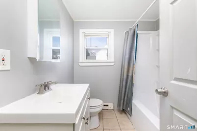 14 Blackhall Street, New London, CT 06320 - Photo 15