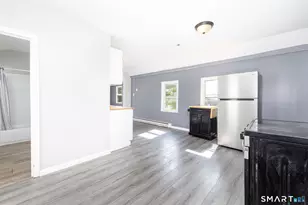14 Blackhall St, New London, CT 06320 - Photo 13