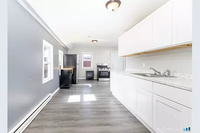 14 Blackhall Street, New London, CT 06320 - Photo 11