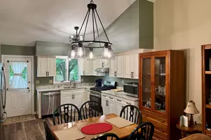 102 N Maple St, Enfield, CT 06002 - Photo 9