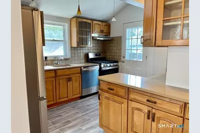 31 Faucett Street, Stamford, CT 06906 - Photo 7