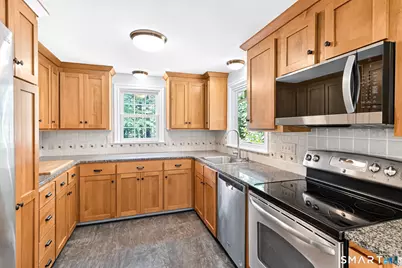 21 Musket Trail, Simsbury, CT 06070 - Photo 11