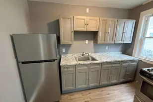 16 Fairview St, Waterbury, CT 06710 - Photo 3