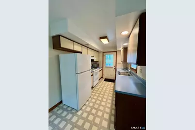 7 Golden Hill Street #2nd floor, Bethel, CT 06801 - Photo 5