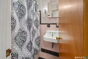 97 Glenview Dr, Newington, CT 06111 - Photo 23
