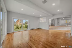 1092 Ocean Ave, New London, CT 06320 - Photo 17