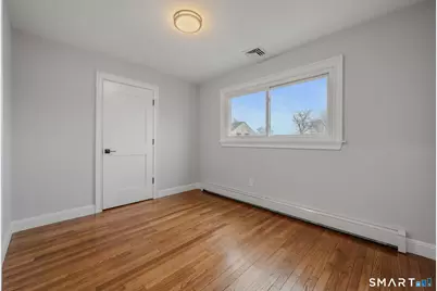 1092 Ocean Avenue, New London, CT 06320 - Photo 33