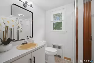 4 Wicklow St, Windsor Locks, CT 06096 - Photo 27