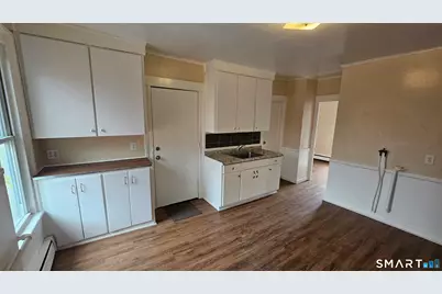 110 Babcock Street #3rd flr, Hartford, CT 06106 - Photo 3