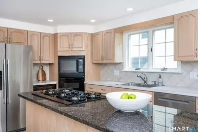 14 Buena Vista Street, Stamford, CT 06907 - Photo 9