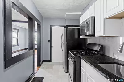 302 Dover Street, Bridgeport, CT 06610 - Photo 9