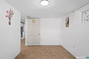 302 Dover St, Bridgeport, CT 06610 - Photo 35