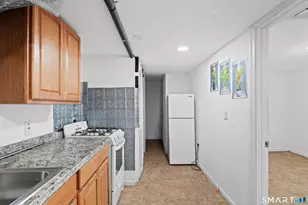 302 Dover St, Bridgeport, CT 06610 - Photo 31