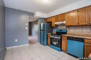 2 Craftwood Rd, Waterbury, CT 06704 - Photo 9