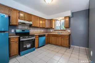 2 Craftwood Rd, Waterbury, CT 06704 - Photo 7