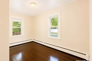 302 Lakeview Ave, Waterbury, CT 06705 - Photo 17