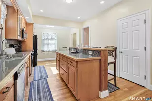 48 Waterville St, Waterbury, CT 06710 - Photo 11