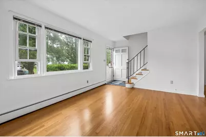 32 Hollow Wood Lane, Greenwich, CT 06831 - Photo 9