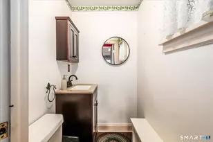 10 Crown St, Trumbull, CT 06611 - Photo 27