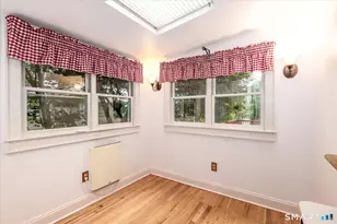 10 Crown St, Trumbull, CT 06611 - Photo 11