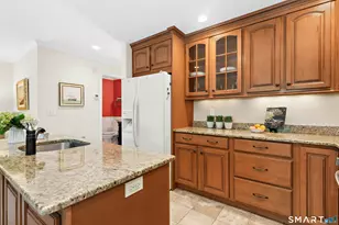98 Roberton Crossing, Fairfield, CT 06825 - Photo 7