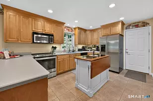 28 Tanglewood Dr, Preston, CT 06365 - Photo 5