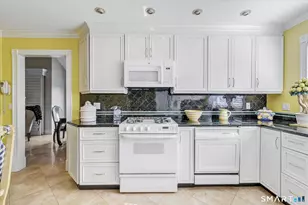690 Forest Rd, West Haven, CT 06516 - Photo 15