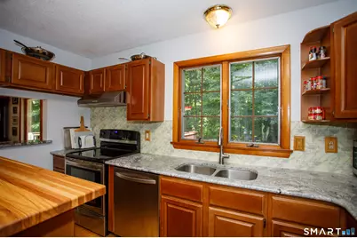 23 Old Tavern Road, Norwich, CT 06360 - Photo 9