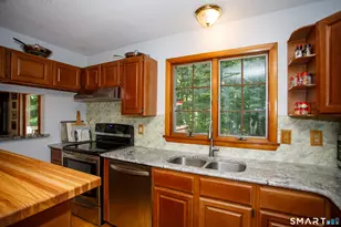 23 Old Tavern Rd, Norwich, CT 06360 - Photo 9