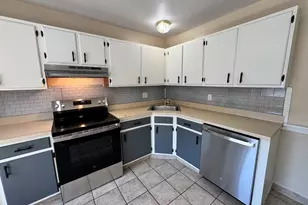 495 Scott Rd, Waterbury, CT 06705 - Photo 3