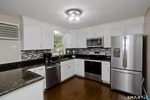 52 Brandywine Ln, Suffield, CT 06078 - Photo 5