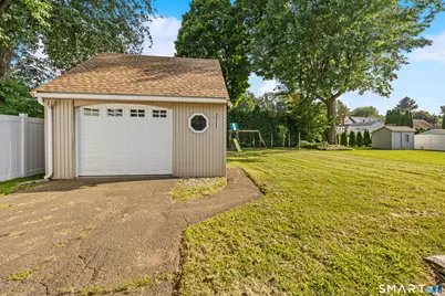 39 Whiteside Street, Newington, CT 06111 - Photo 33