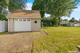 39 Whiteside St, Newington, CT 06111 - Photo 33