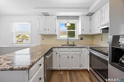 39 Whiteside Street, Newington, CT 06111 - Photo 7
