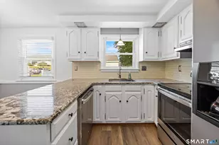 39 Whiteside St, Newington, CT 06111 - Photo 7