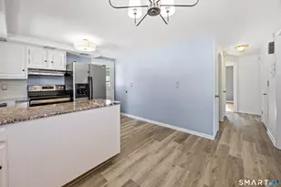 39 Whiteside St, Newington, CT 06111 - Photo 11
