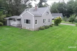 88 Vineyard Rd, Hamden, CT 06517 - Photo 3