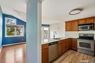 3250 Fairfield Ave, Bridgeport, CT 06605 - Photo 17